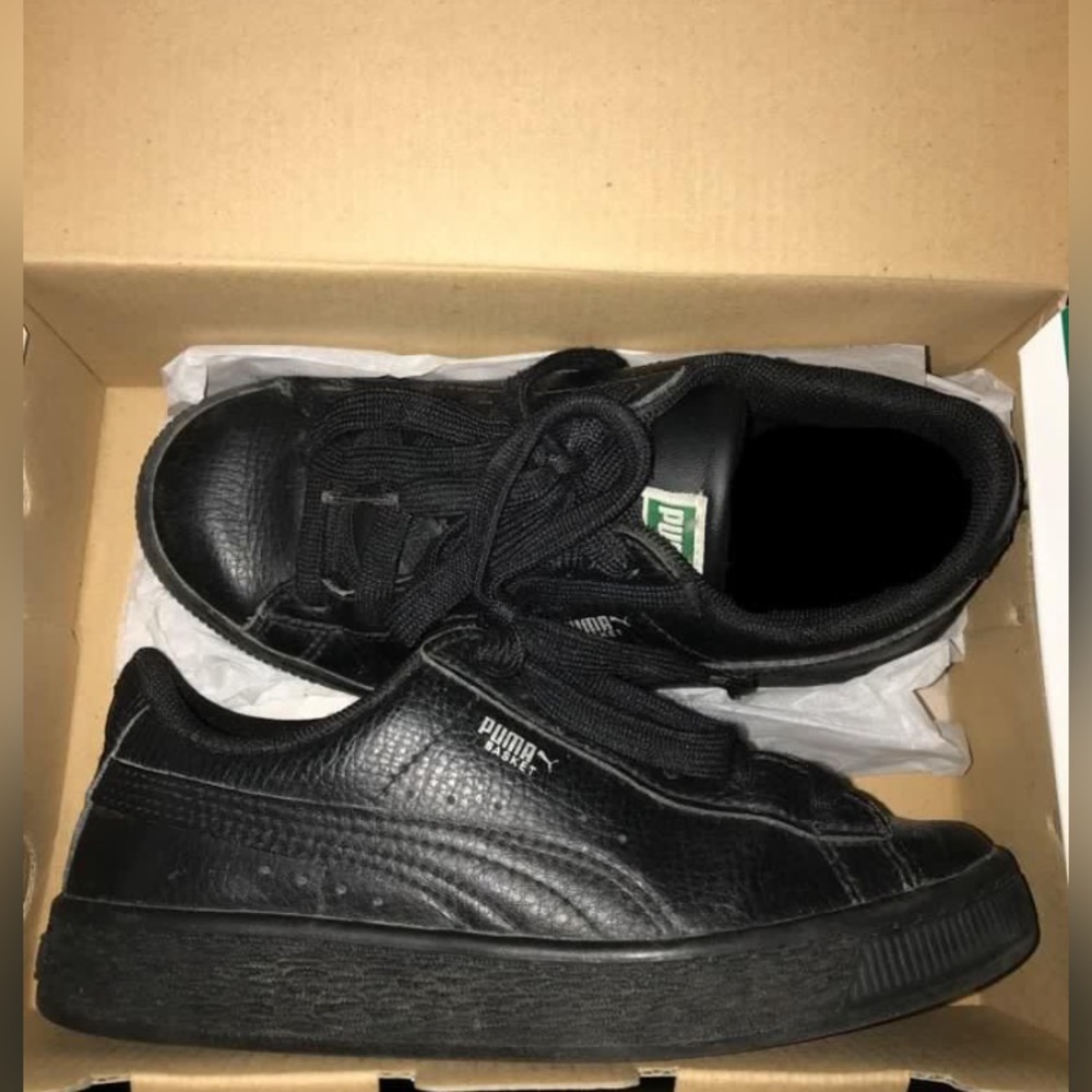 Kids puma shoes